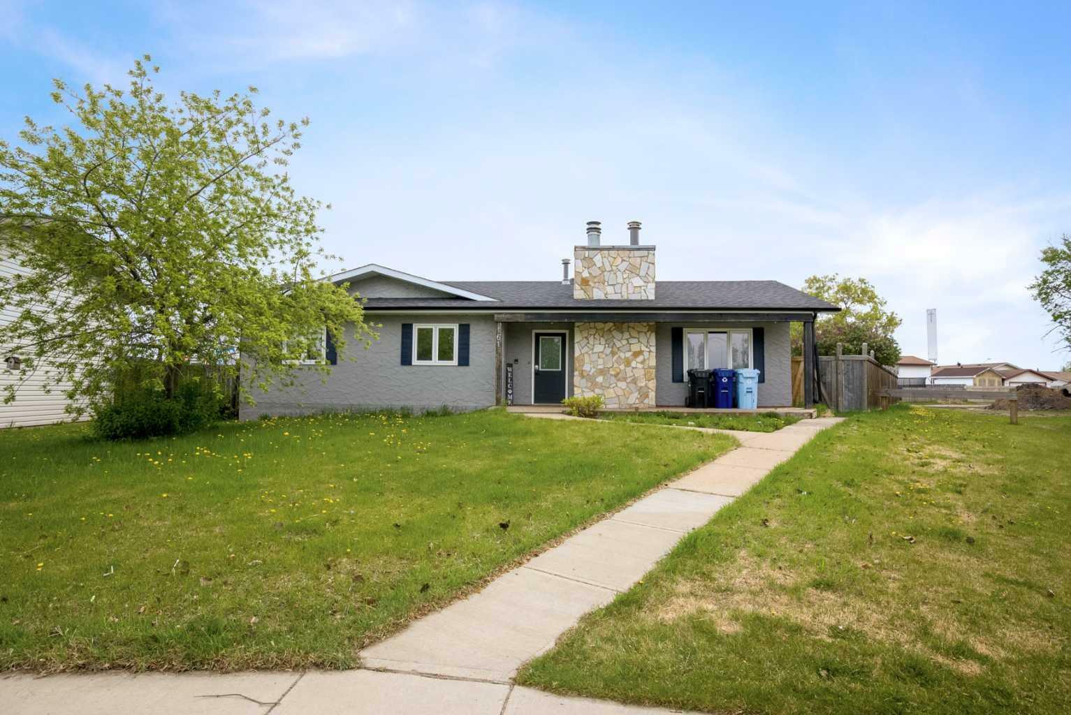 Property Photo: 161 Cowley Bay AB T9K 1G5