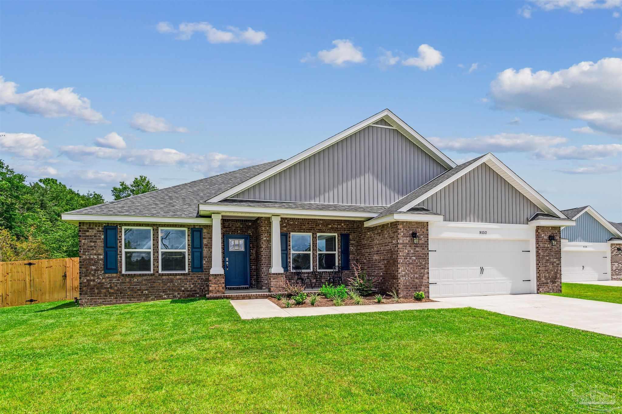 Property Photo: 8737 Valhalla Dr FL 32583