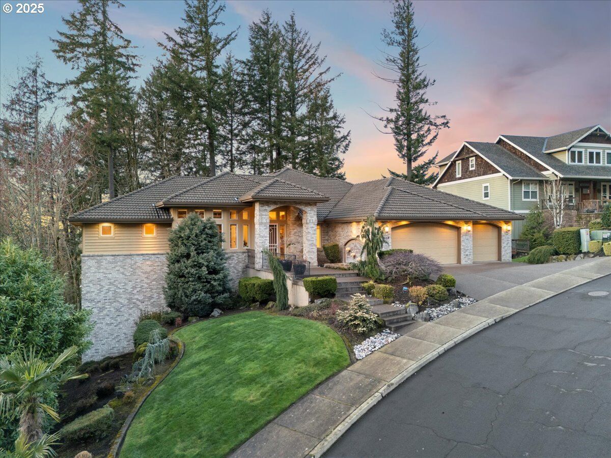 Property Photo: 10319 SE Crescent Ridge Loop OR 97086