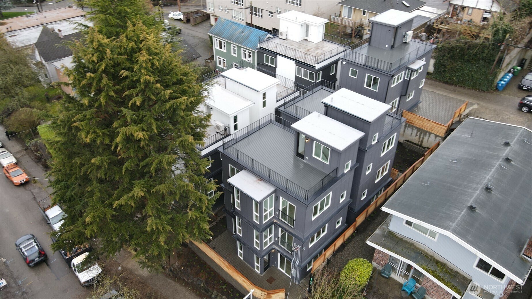 Property Photo: 629 B W Emerson Avenue WA 98119
