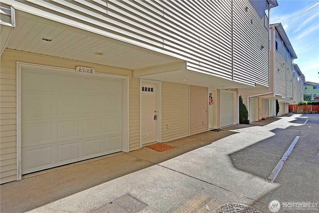 Property Photo: 8518 Midvale Avenue NW B WA 98103
