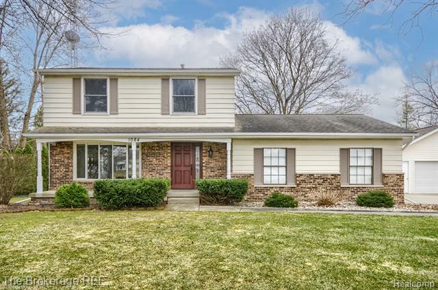 Property Photo: 1084 Hollyhock Circle MI 48439
