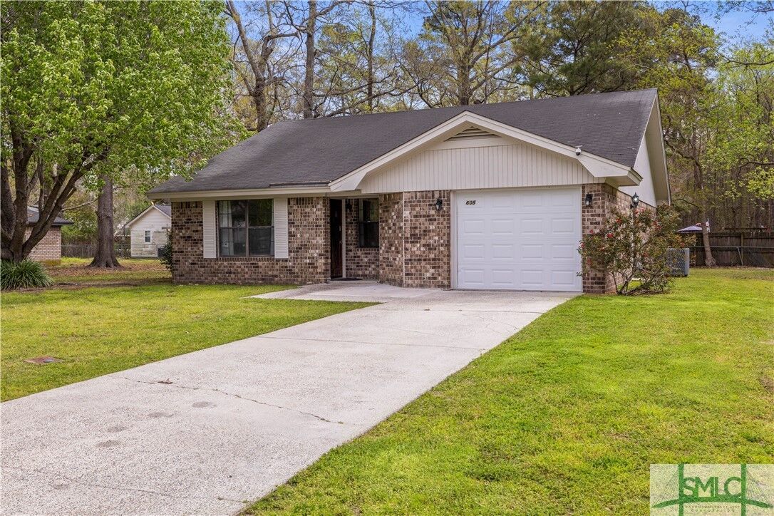 Property Photo: 608 Manden Lane GA 31322