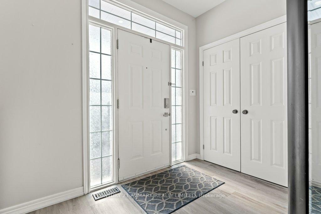 Property Photo: 8105 Woodsview Crescent ON L2H 3G3