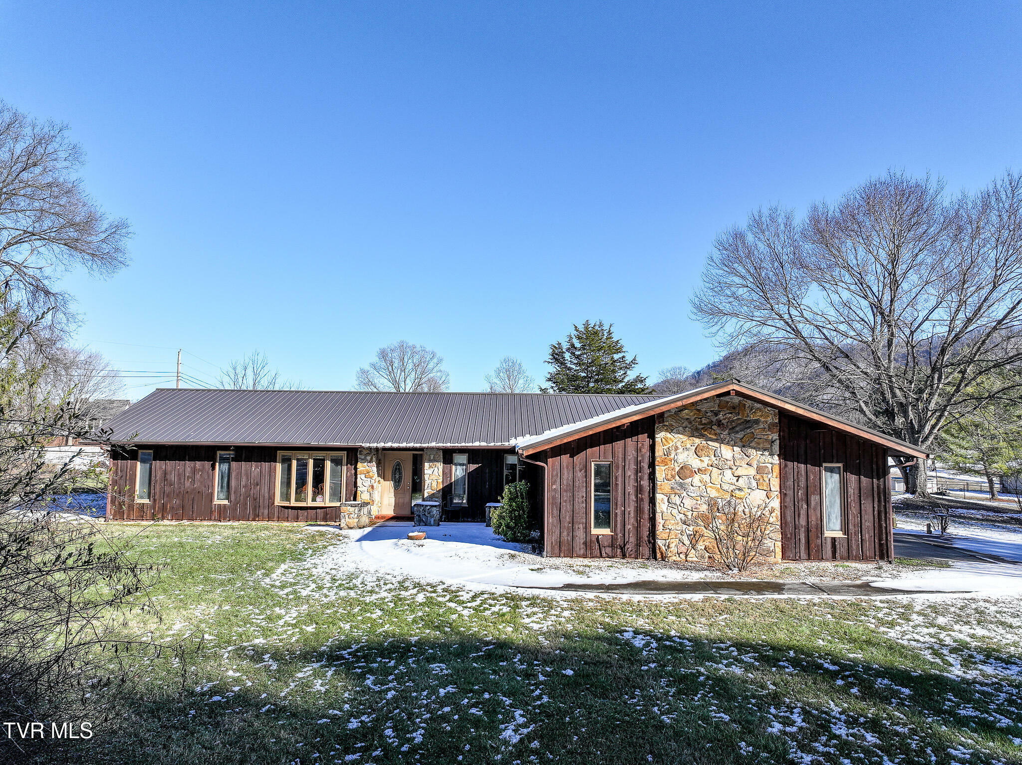 Property Photo: 385 Phyllis Drive TN 37708