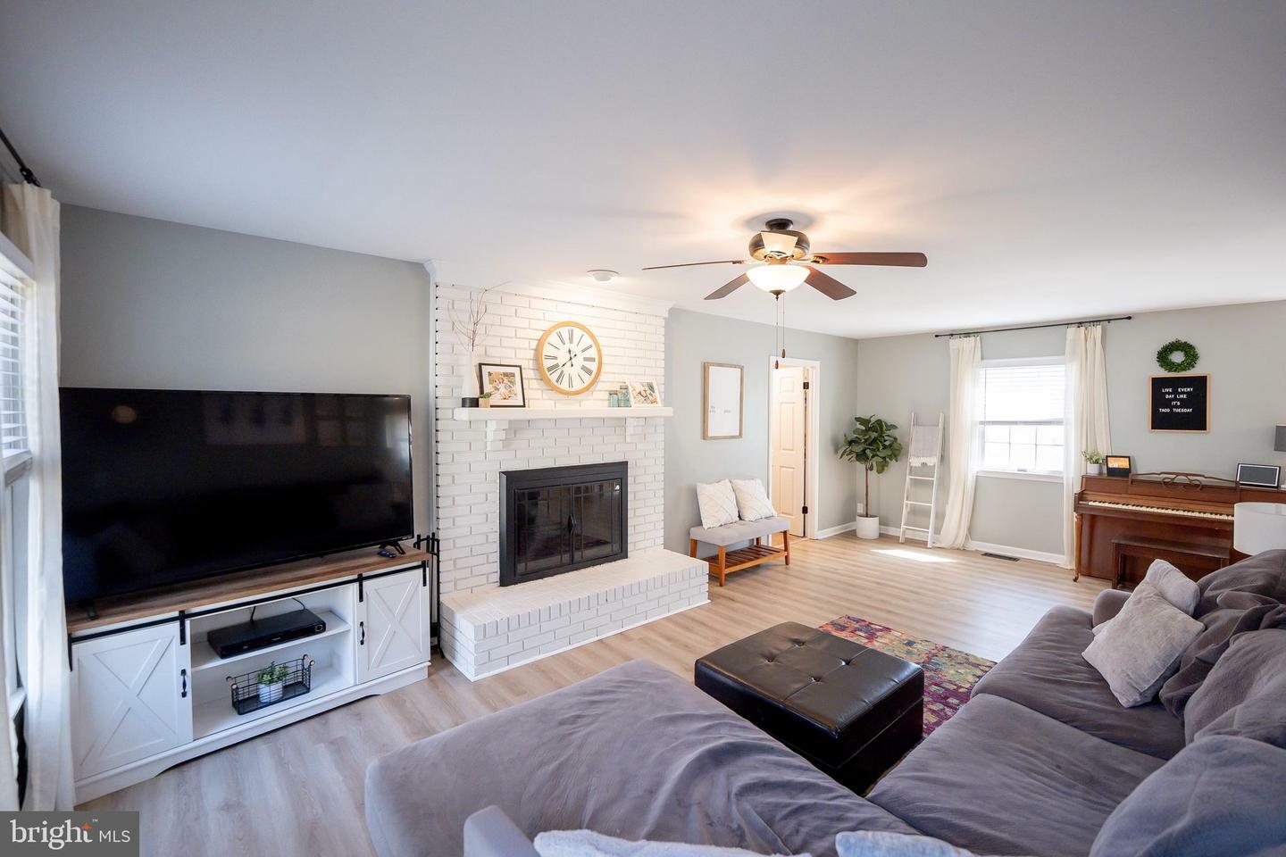 Property Photo: 1817 W Clear Lake Drive MD 21804