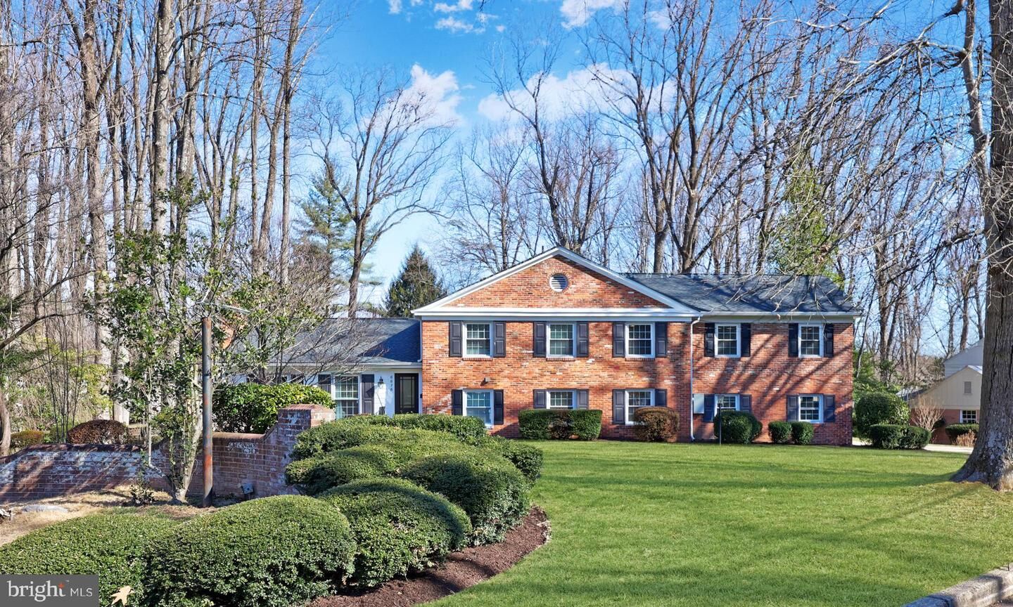 Property Photo:  6616 Bay Tree Lane  VA 22041 