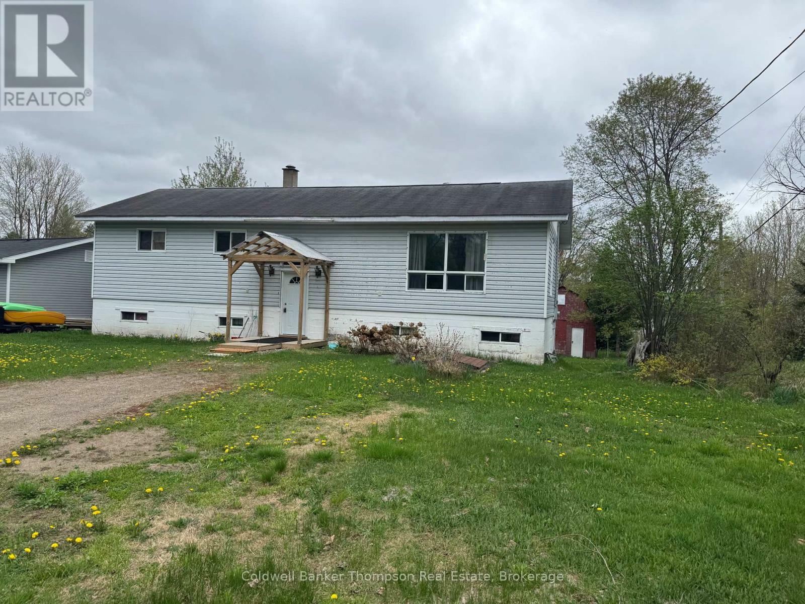 Photo de la propriété:  4689 518 West Highway  ON P0A 1Y0 