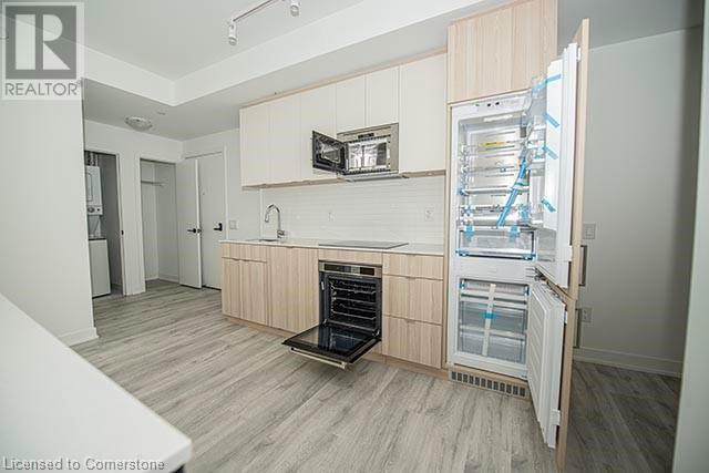 Property Photo: 215 Lakeshore Road West 345 ON L5H 0A7