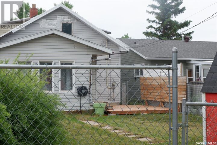Property Photo: 211 4th Avenue W SK S0H 0B0