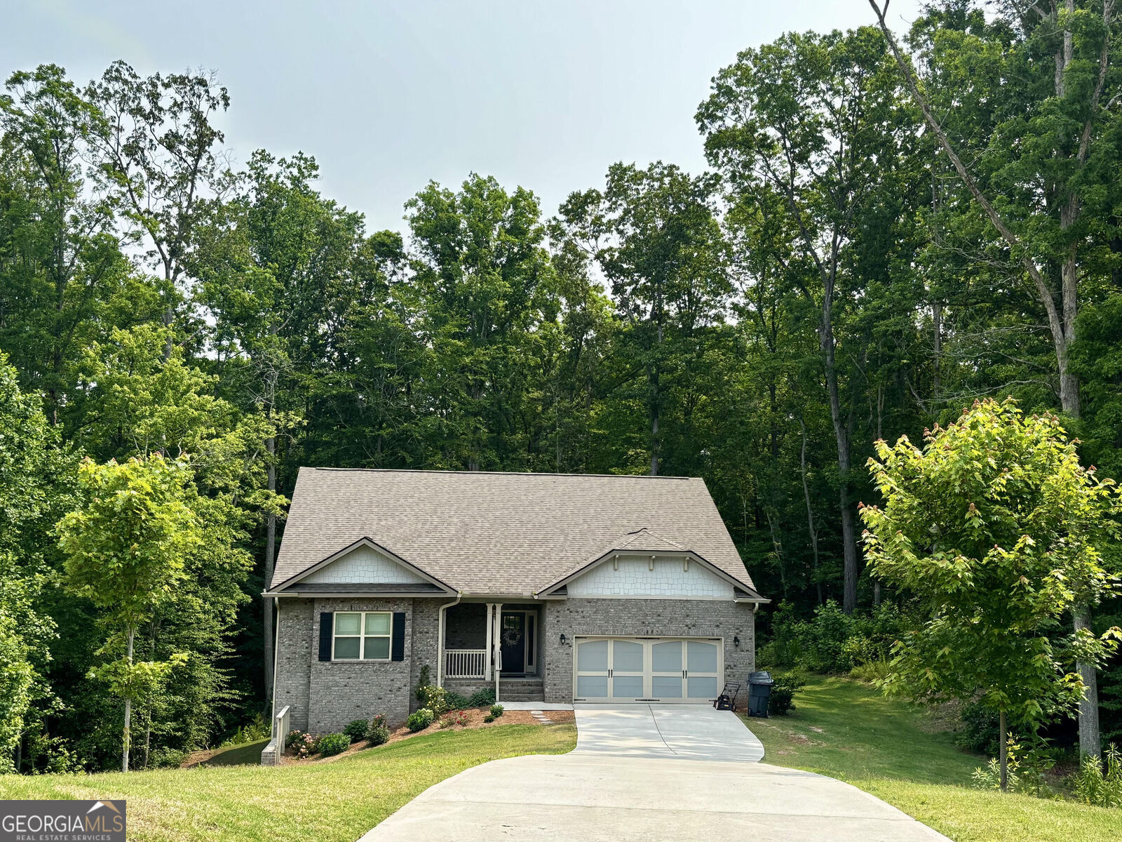 Property Photo: 197 Saddleridge Drive GA 30110