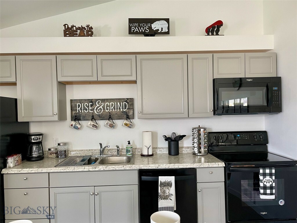 Property Photo: 410 Brookline Unit D MT 59047