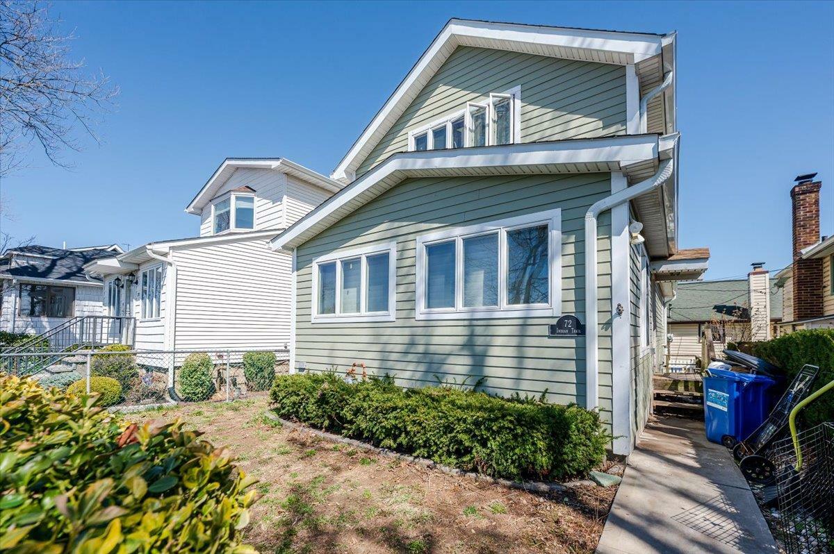 Property Photo: 72 Indian Trail 72 NY 10465