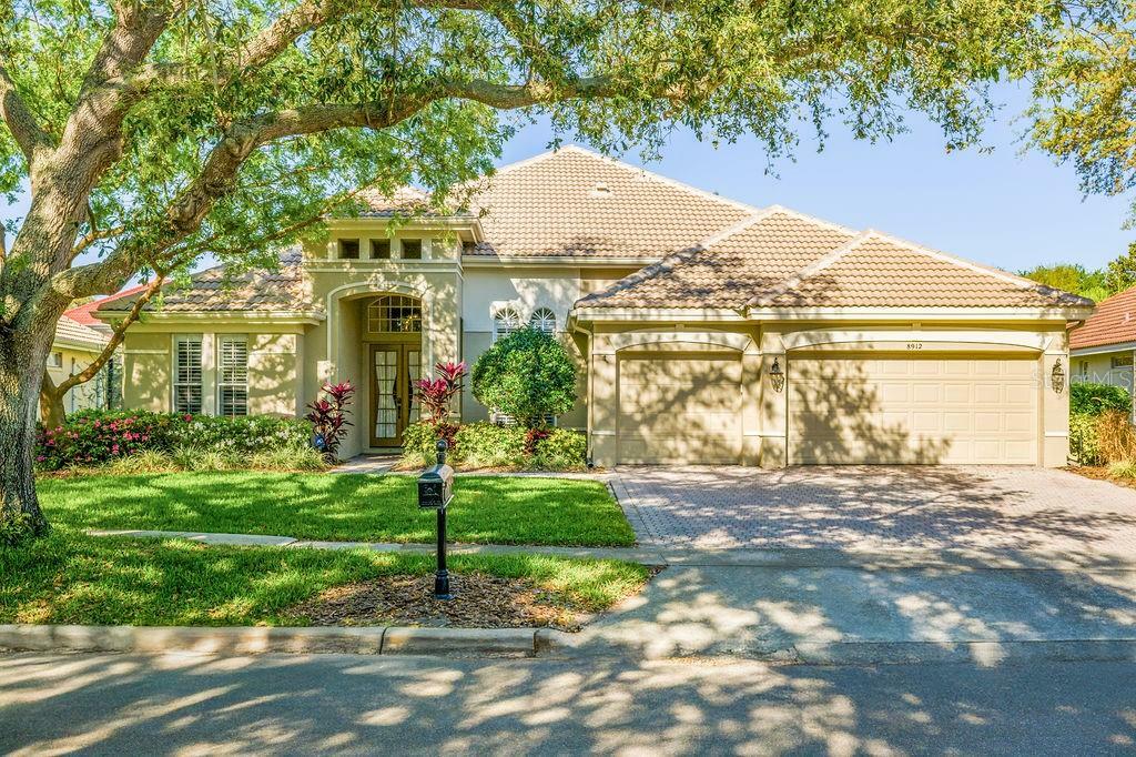 Property Photo: 8912 Heritage Bay Circle FL 32836