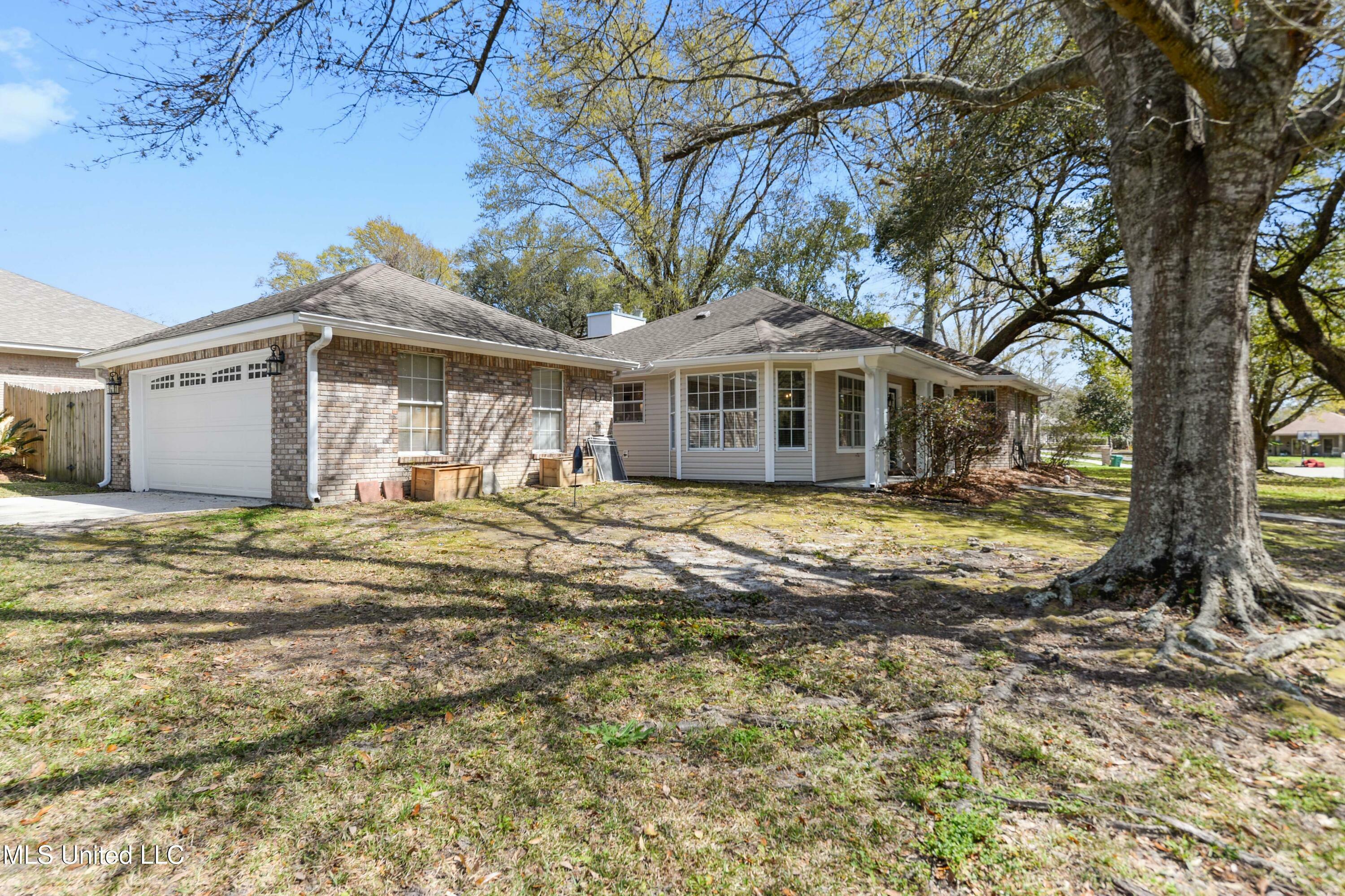 Property Photo: 11234 Creek Drive MS 39503