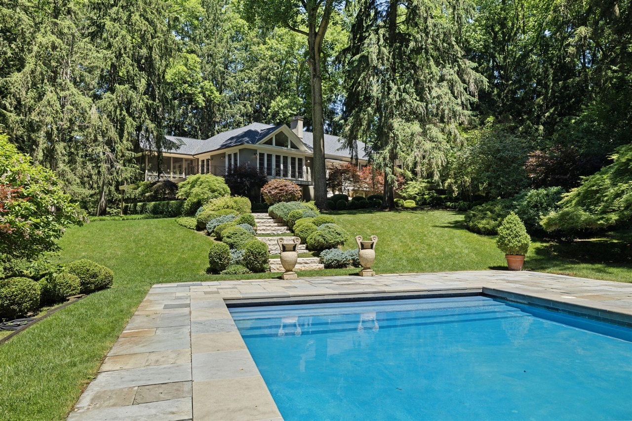 Property Photo: 5716 E 1000 IN 46350