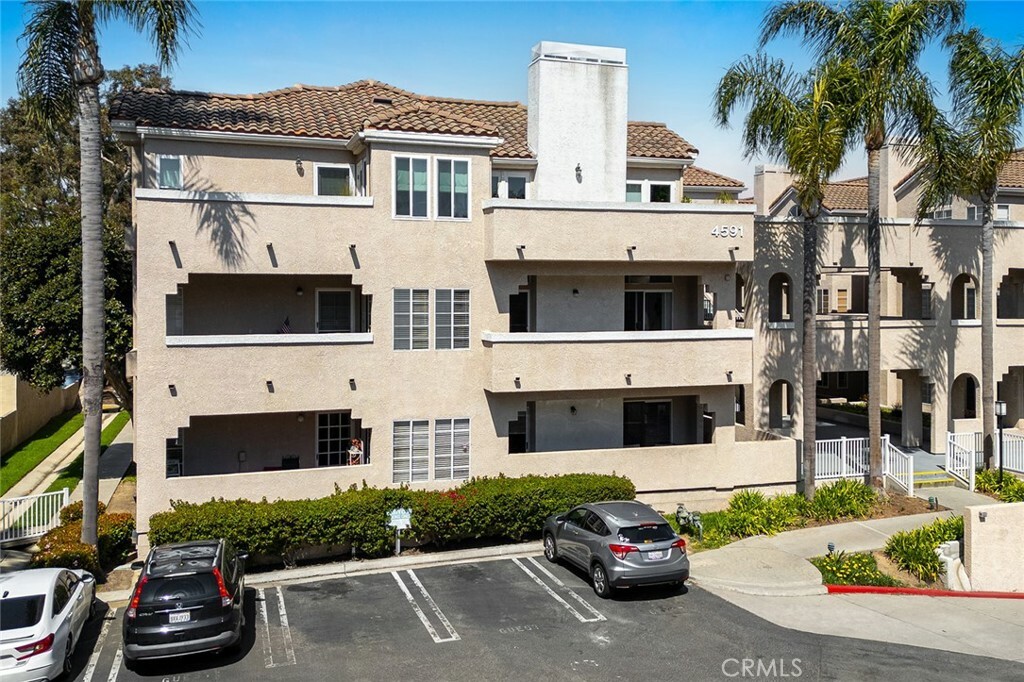 Property Photo:  4591 Warner Avenue 101  CA 92649 