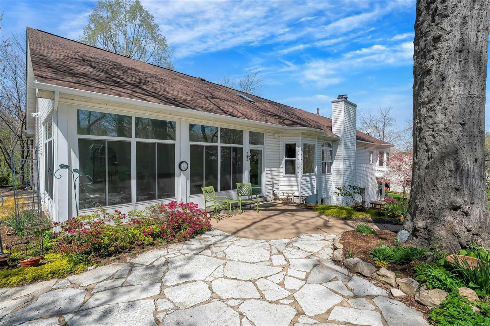 Property Photo: 496 Highland Avenue MO 63122