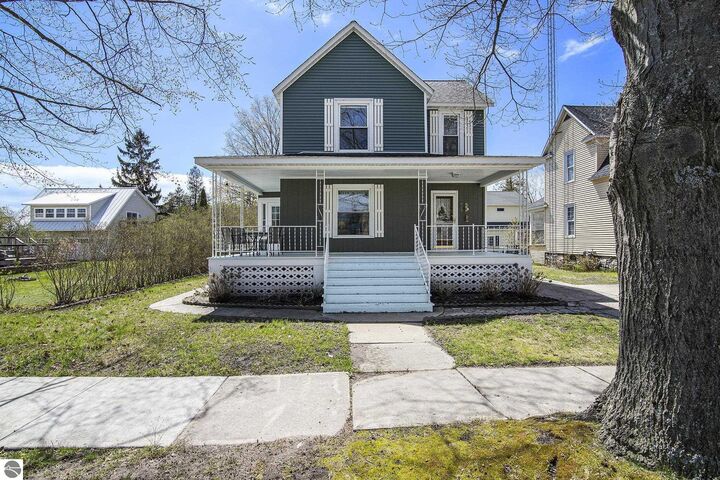 Property Photo:  622 Leelanau Avenue  MI 49635 