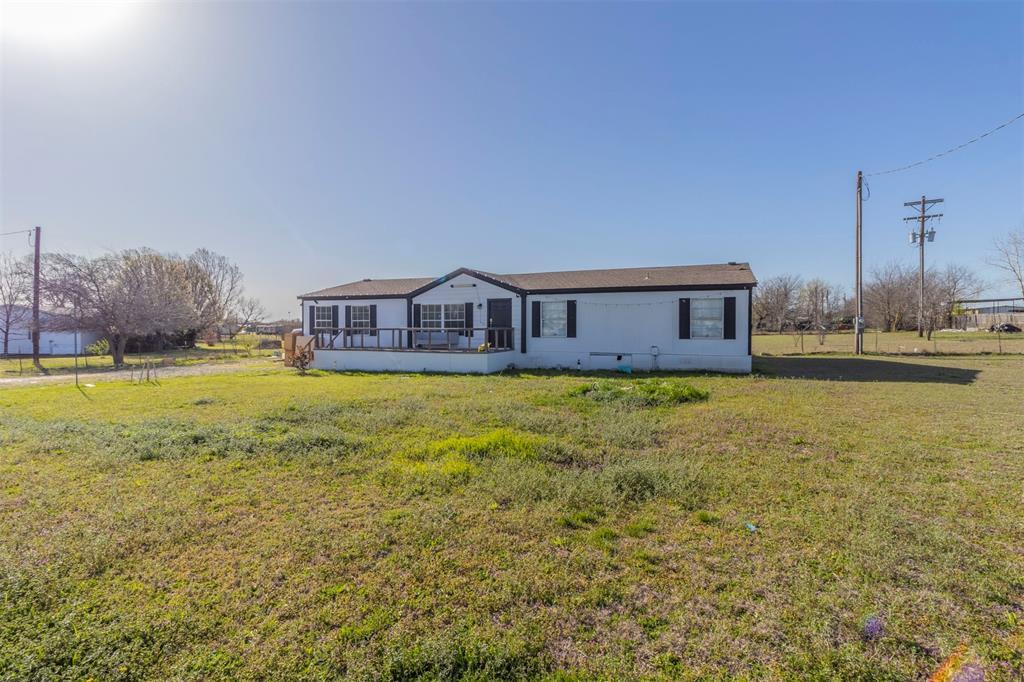 Property Photo: 230 Private Road 4906 TX 76052