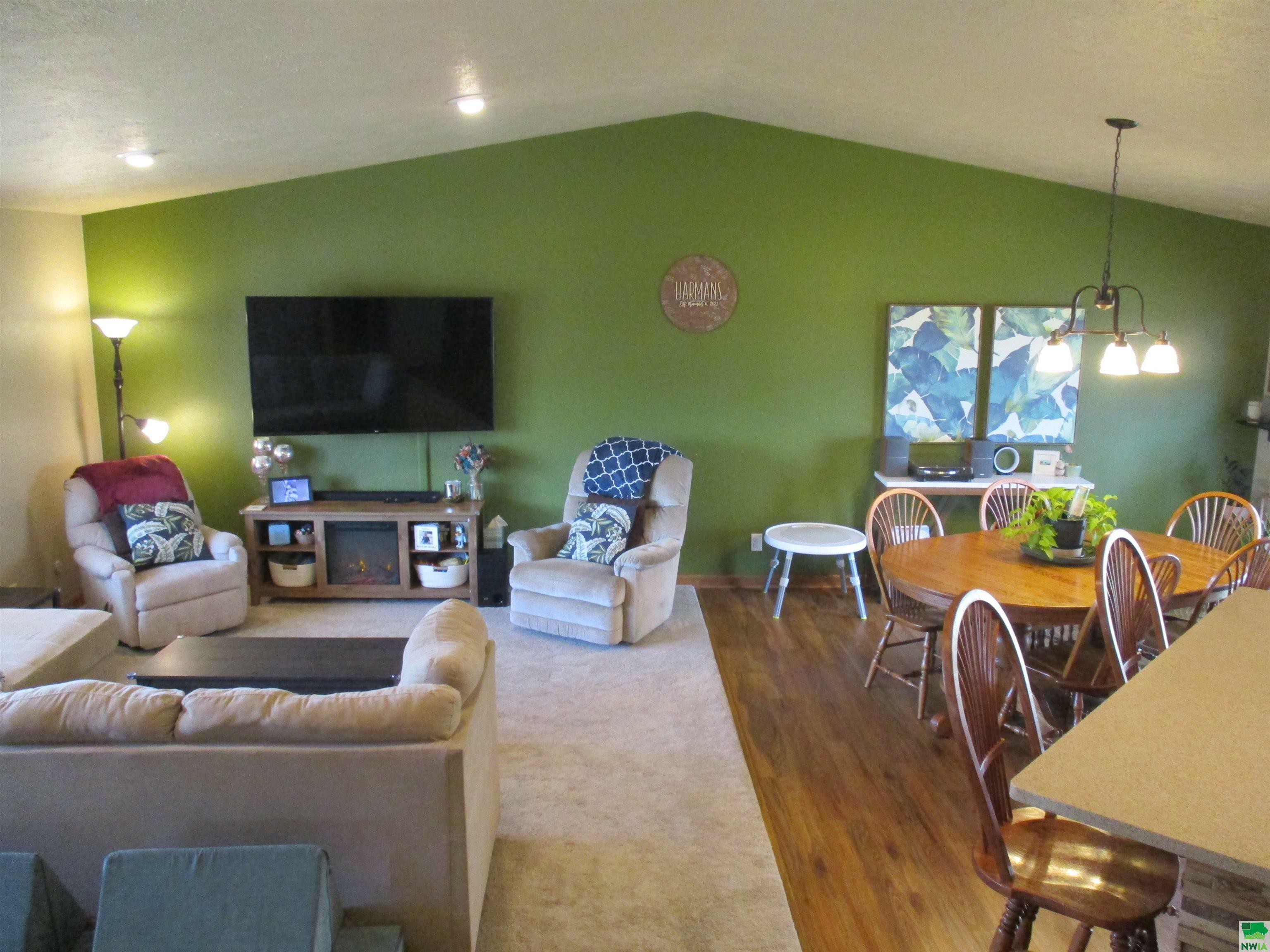 Property Photo: 2315 Indian Hills Dr IA 51104