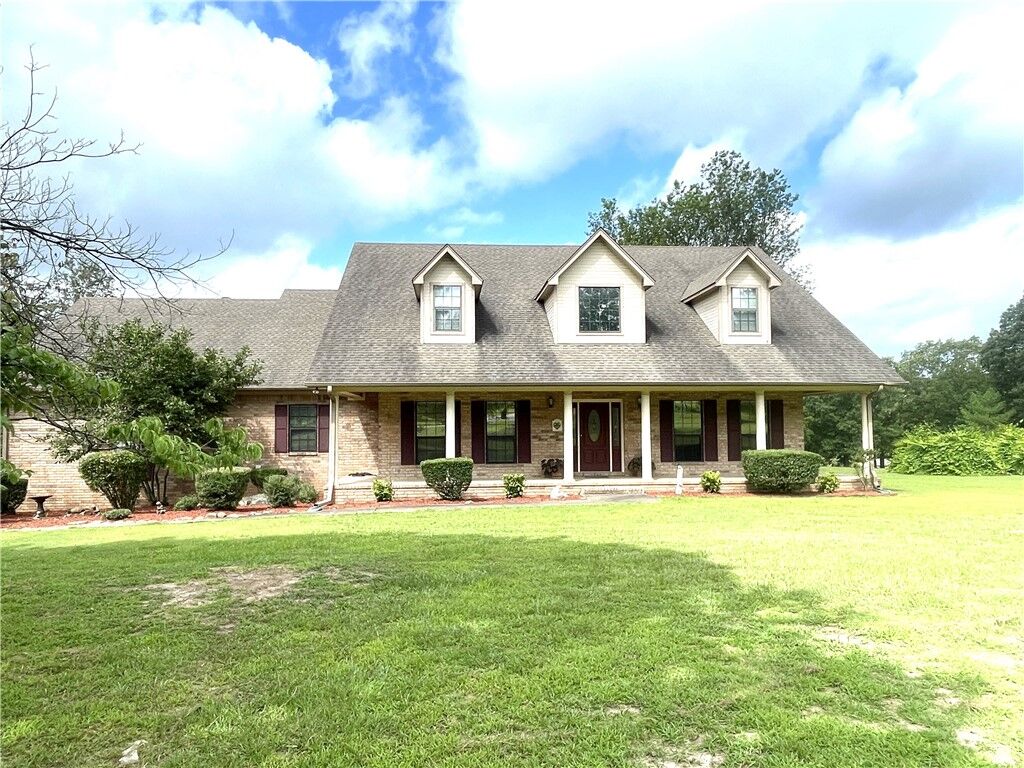 Property Photo: 701 Country Club Road AR 72837