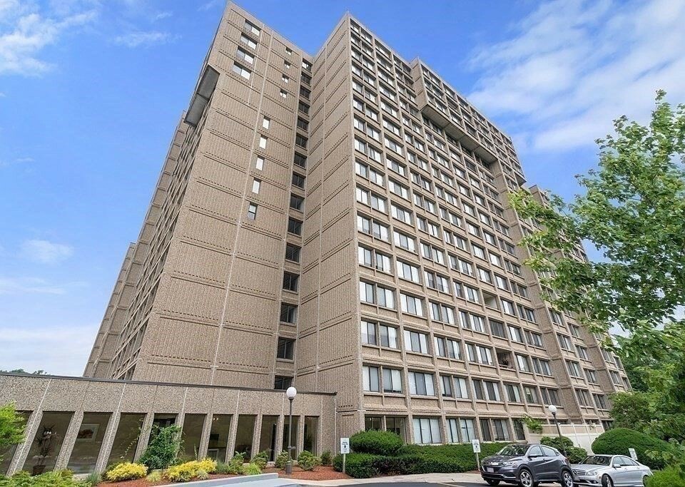 Property Photo: 250 Hammond Pond Parkway 1510S MA 02467