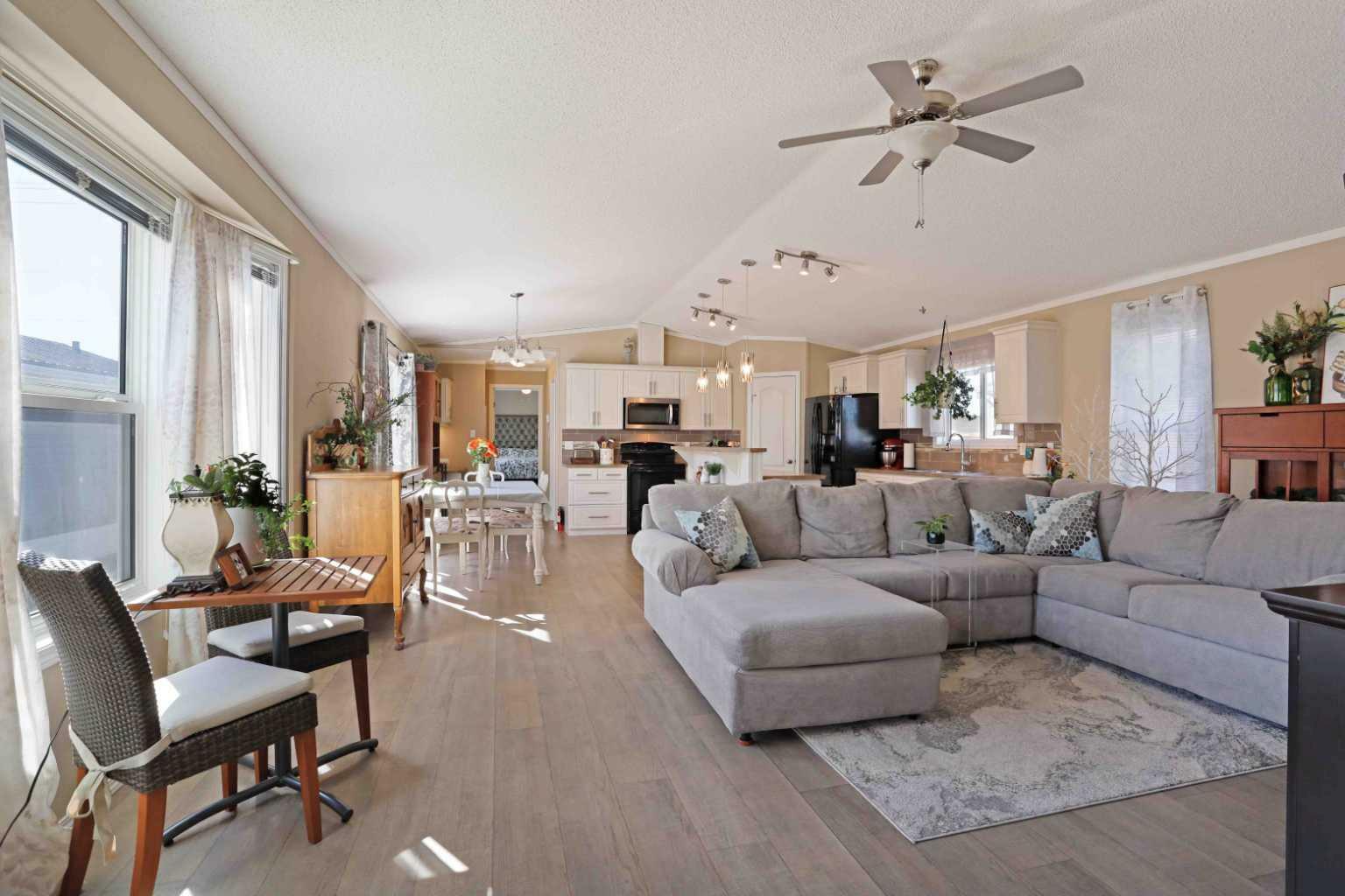 Property Photo: 15 Maple Drive AB T1R 1H8
