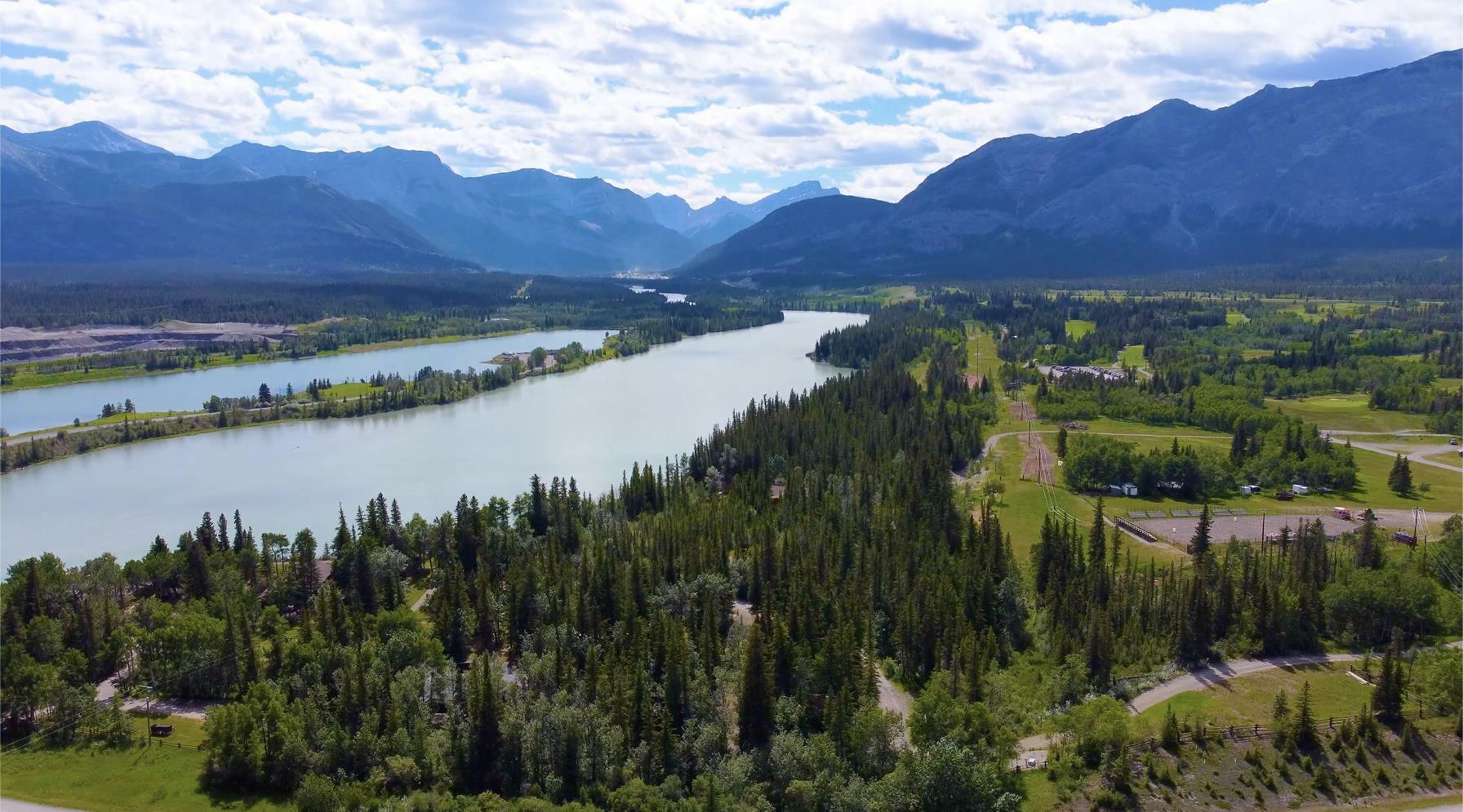 Photo de la propriété:  9 Bagley Pass  AB T0L 2C0 