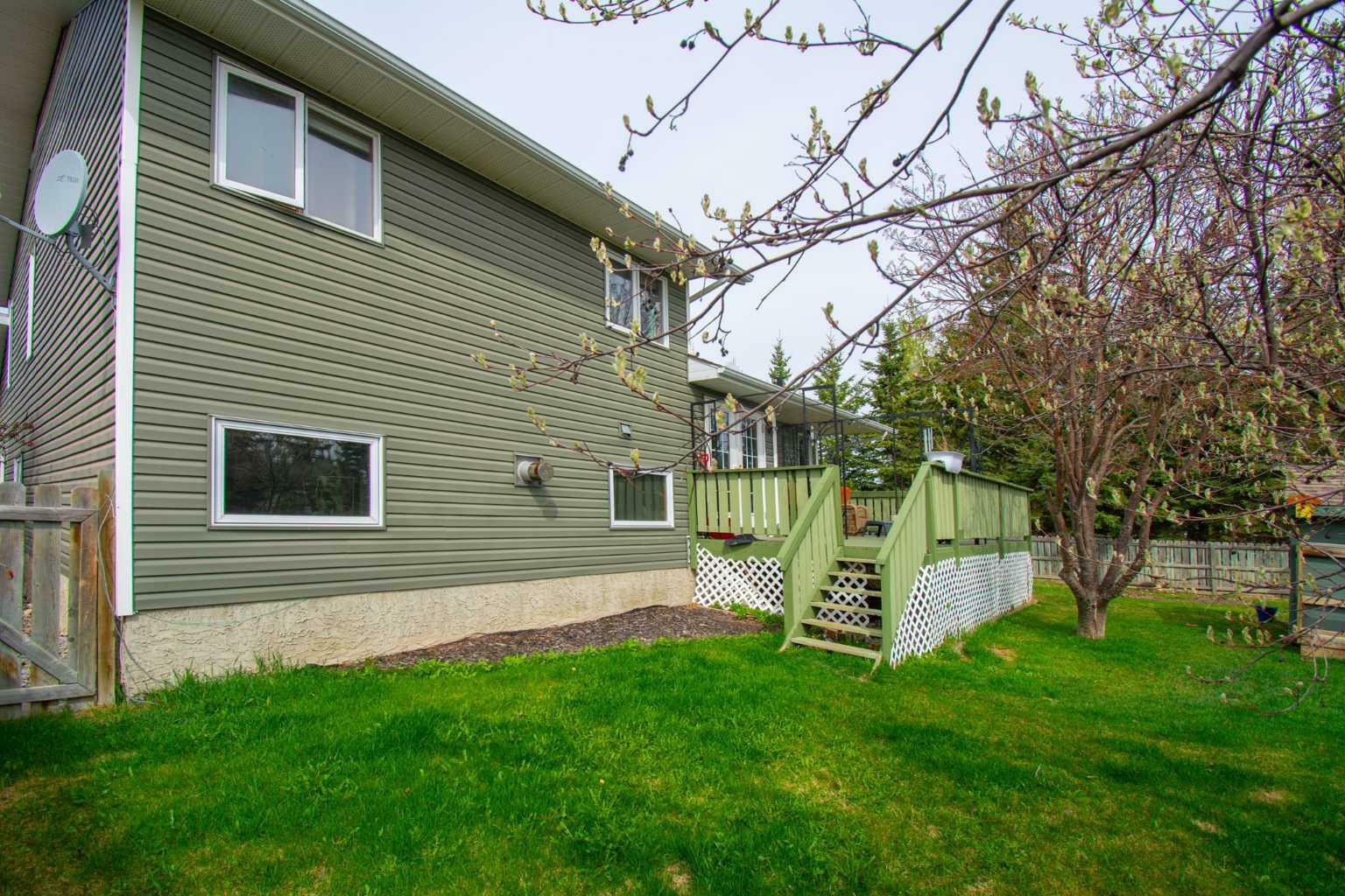 Photo de la propriété: 7005 61 Street AB T4T 1M2