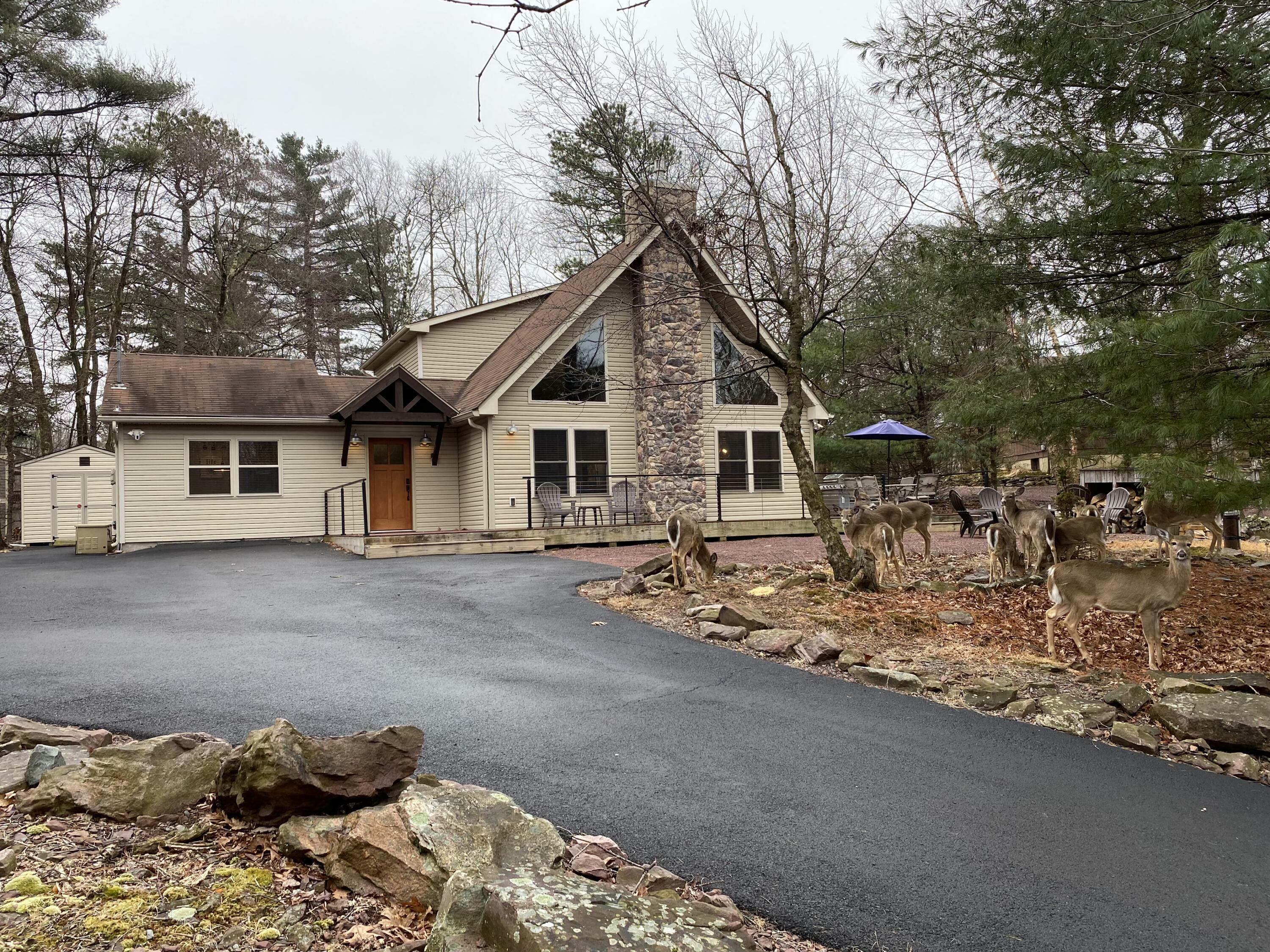 Property Photo: 29 Estates Dr PA 18624