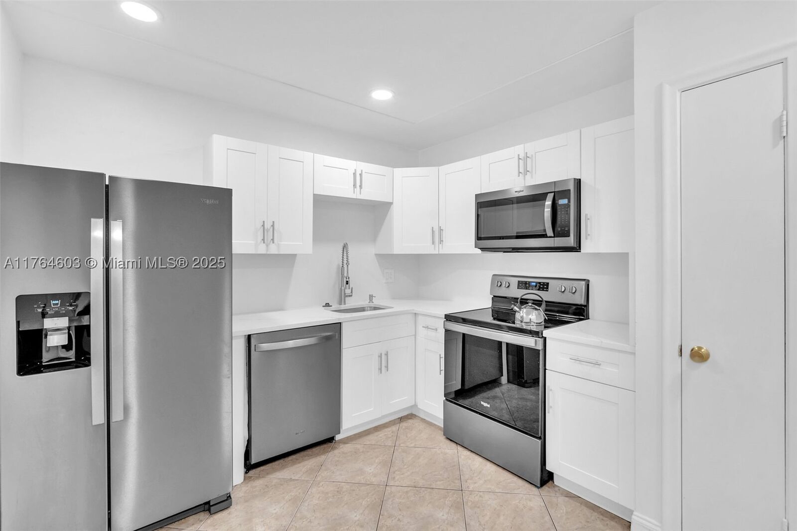 Property Photo:  4770 NW 21st St 204  FL 33313 