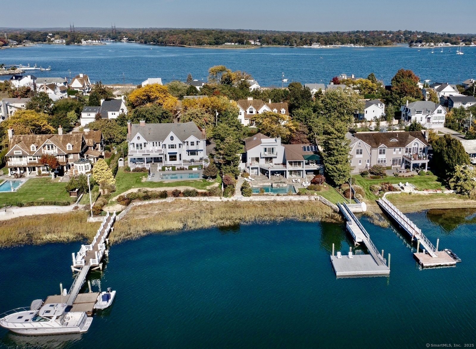 Property Photo:  20 Bermuda Road  CT 06880 