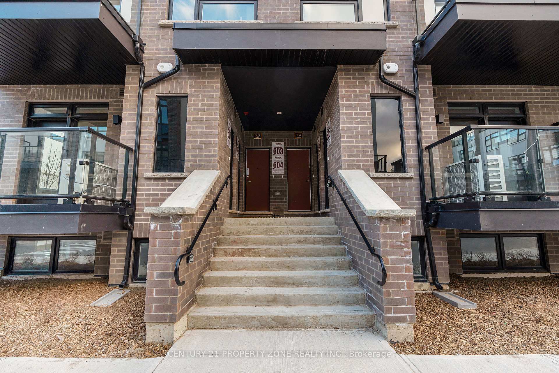 Property Photo: 1585 Rose Way E 606 ON L9E 1M4