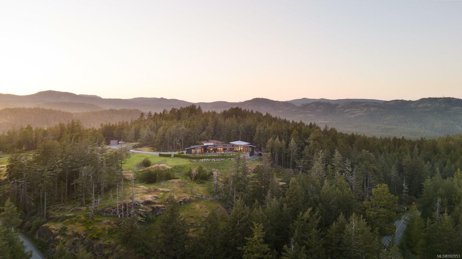 Property Photo: 1570 Zanita Hts BC V9C 4H4