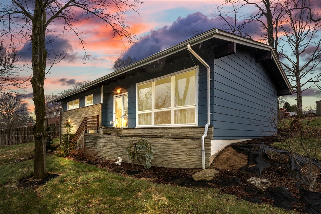 2603 Santa Barbara Dr  Bethel Park PA 15102 photo