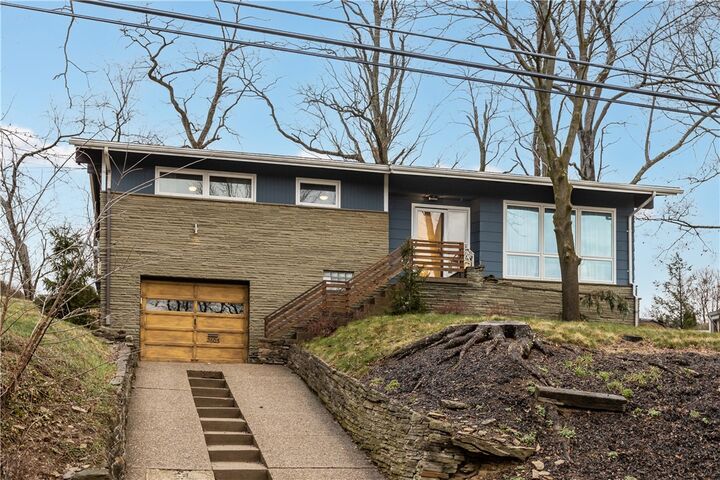 2603 Santa Barbara Dr  Bethel Park PA 15102 photo