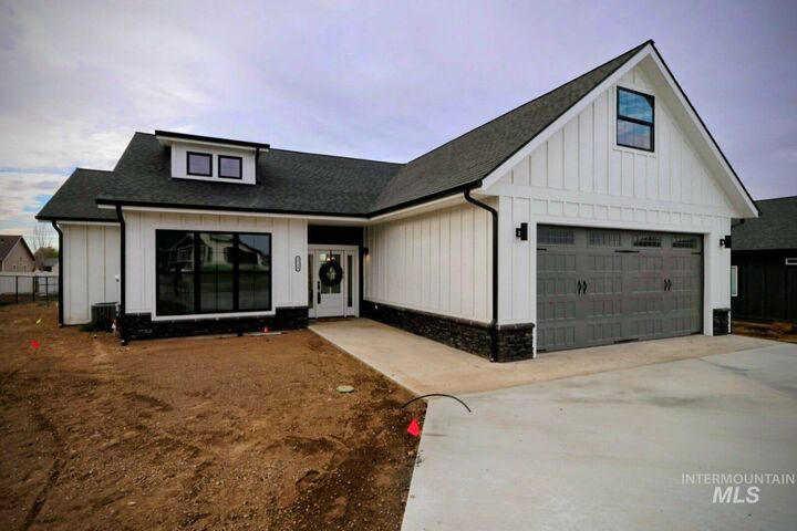 Property Photo: 3714 Skyview Dr. ID 83501