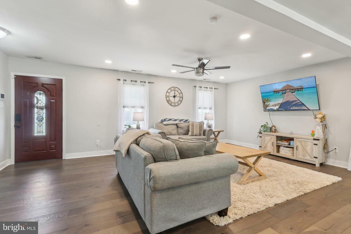 Property Photo: 731 Fairbridge Drive PA 19030