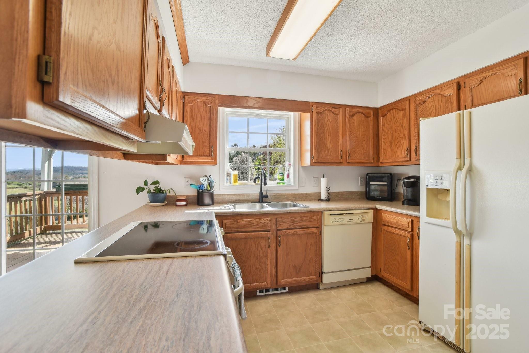 Property Photo: 253 Tipton Hill Road NC 28748