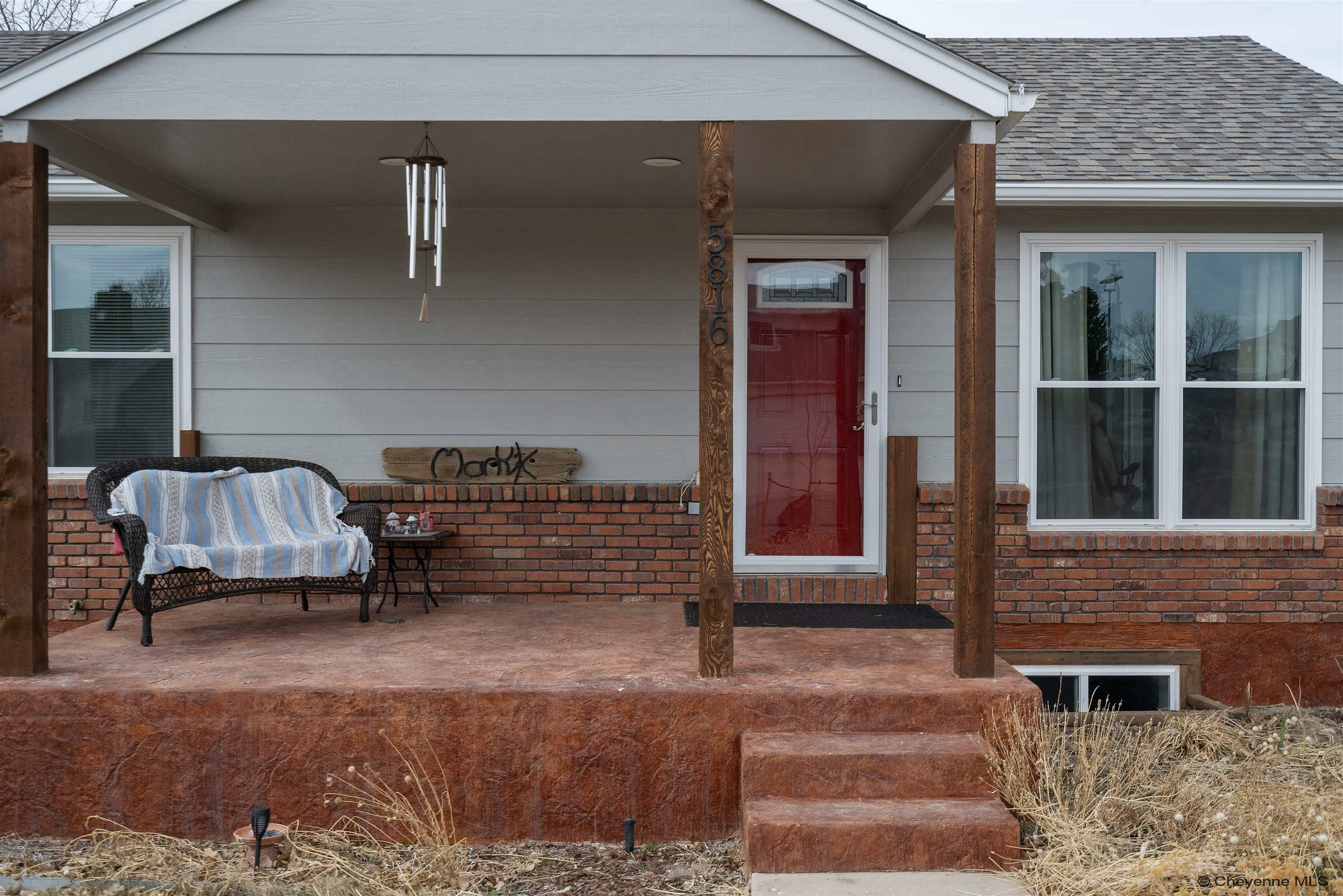 Property Photo: 5816 Sycamore Rd WY 82009