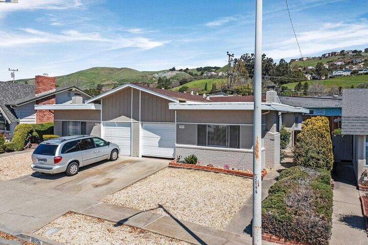 30236 Vanderbilt St  Hayward CA 94544 photo
