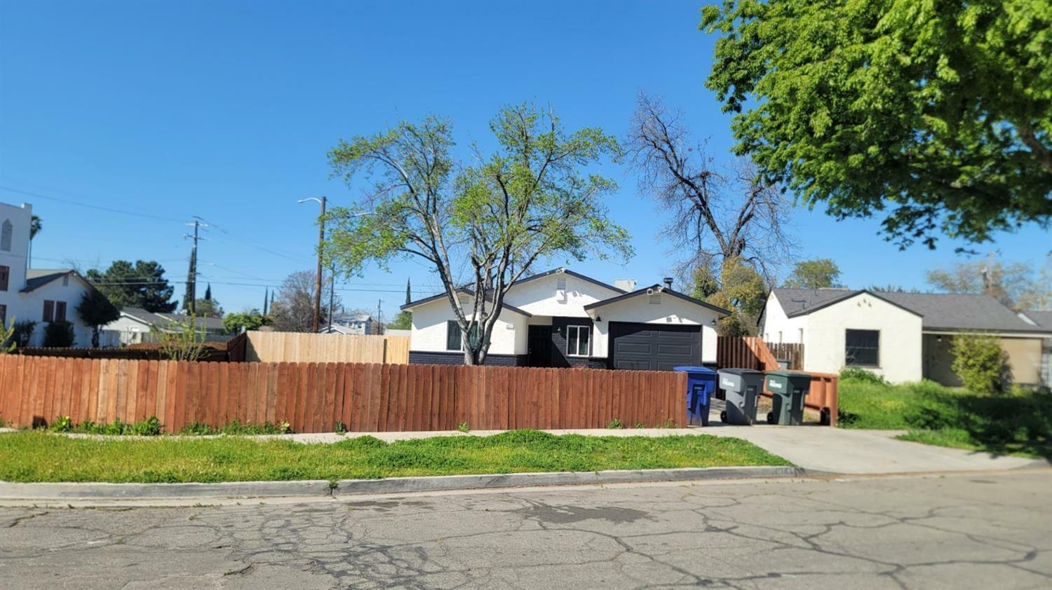 Property Photo: 4211 E Ball Avenue CA 93702
