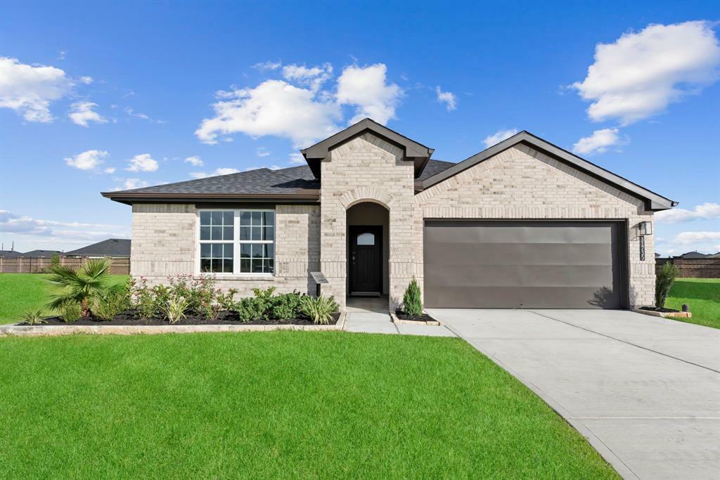 Property Photo: 4404 Rustling Aspen Drive TX 77469