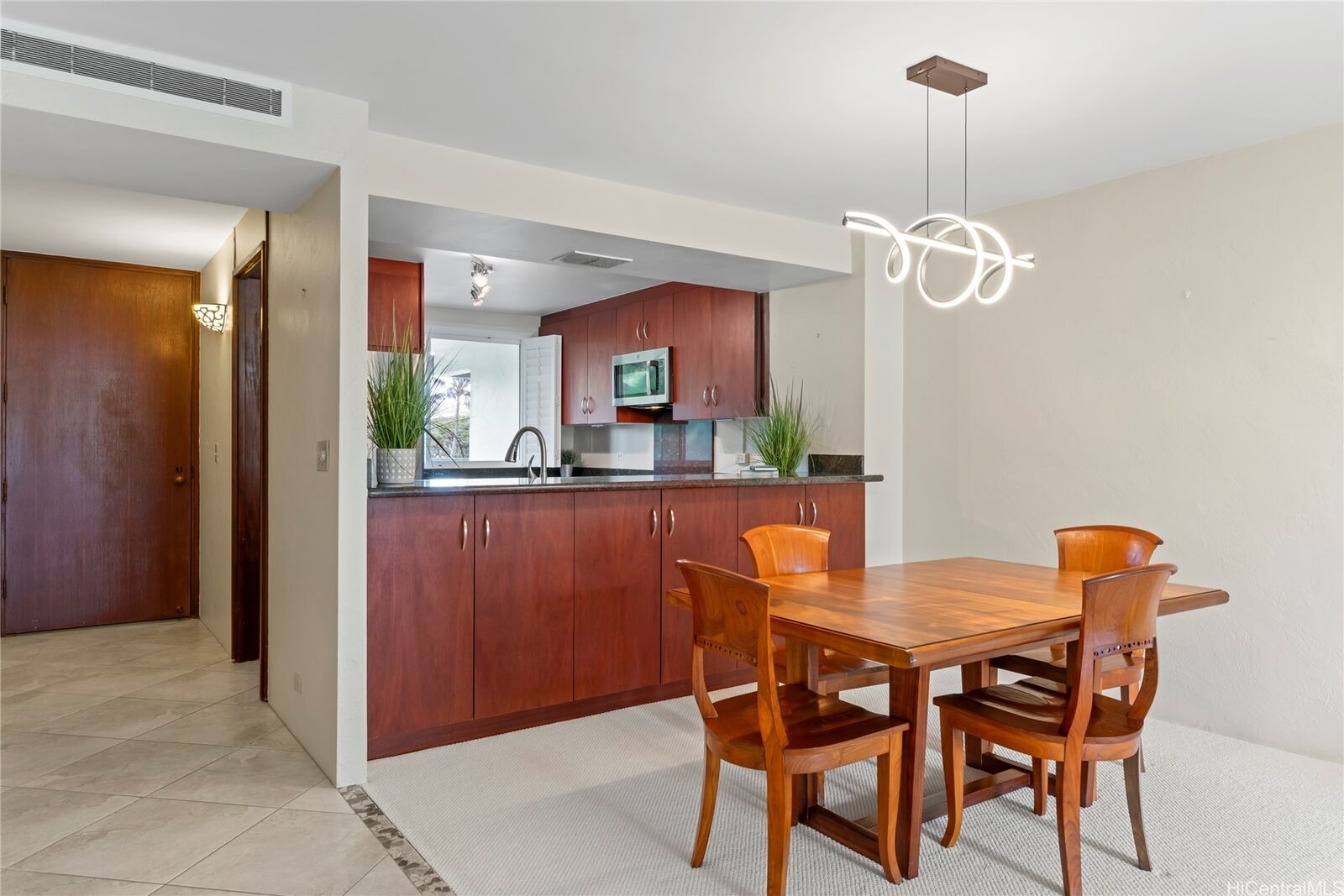 Property Photo:  500 Lunalilo Home Road 25C  HI 96825 