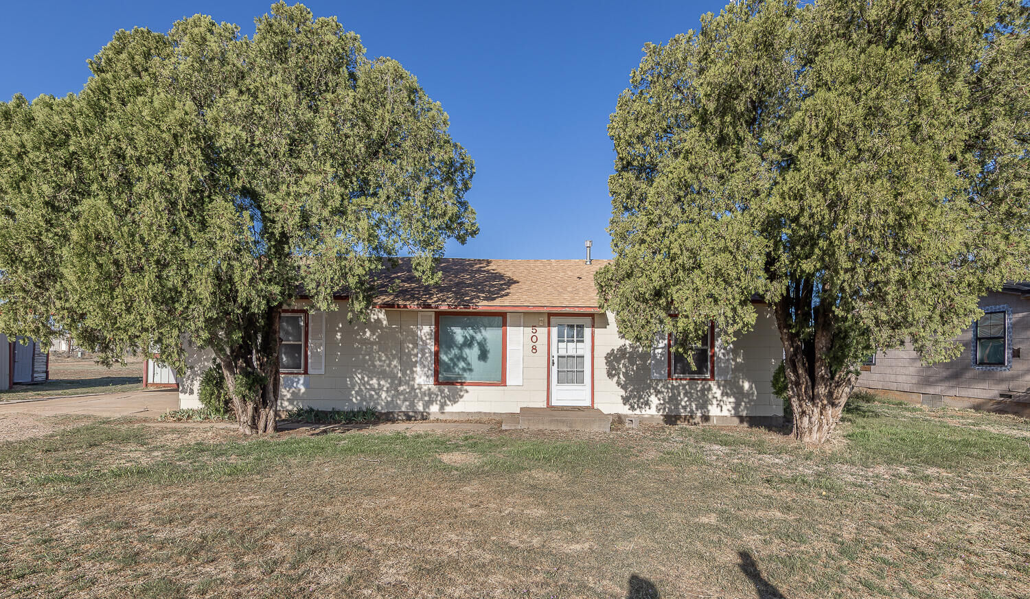 Property Photo: 508 S Monroe Avenue TX 79403