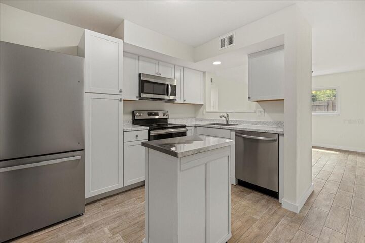 Property Photo: 1258 Barbara Drive 105 FL 34285