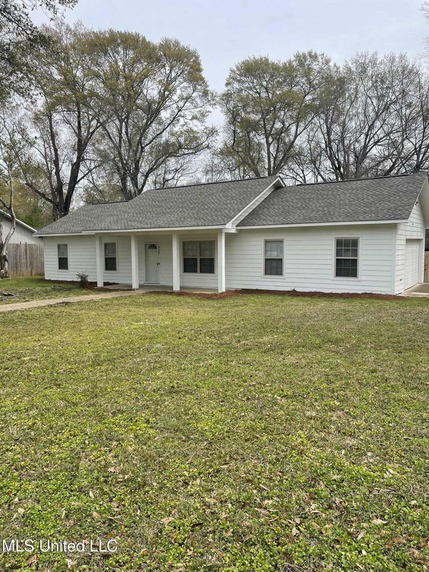 Property Photo: 308 South Ridge Drive MS 39157