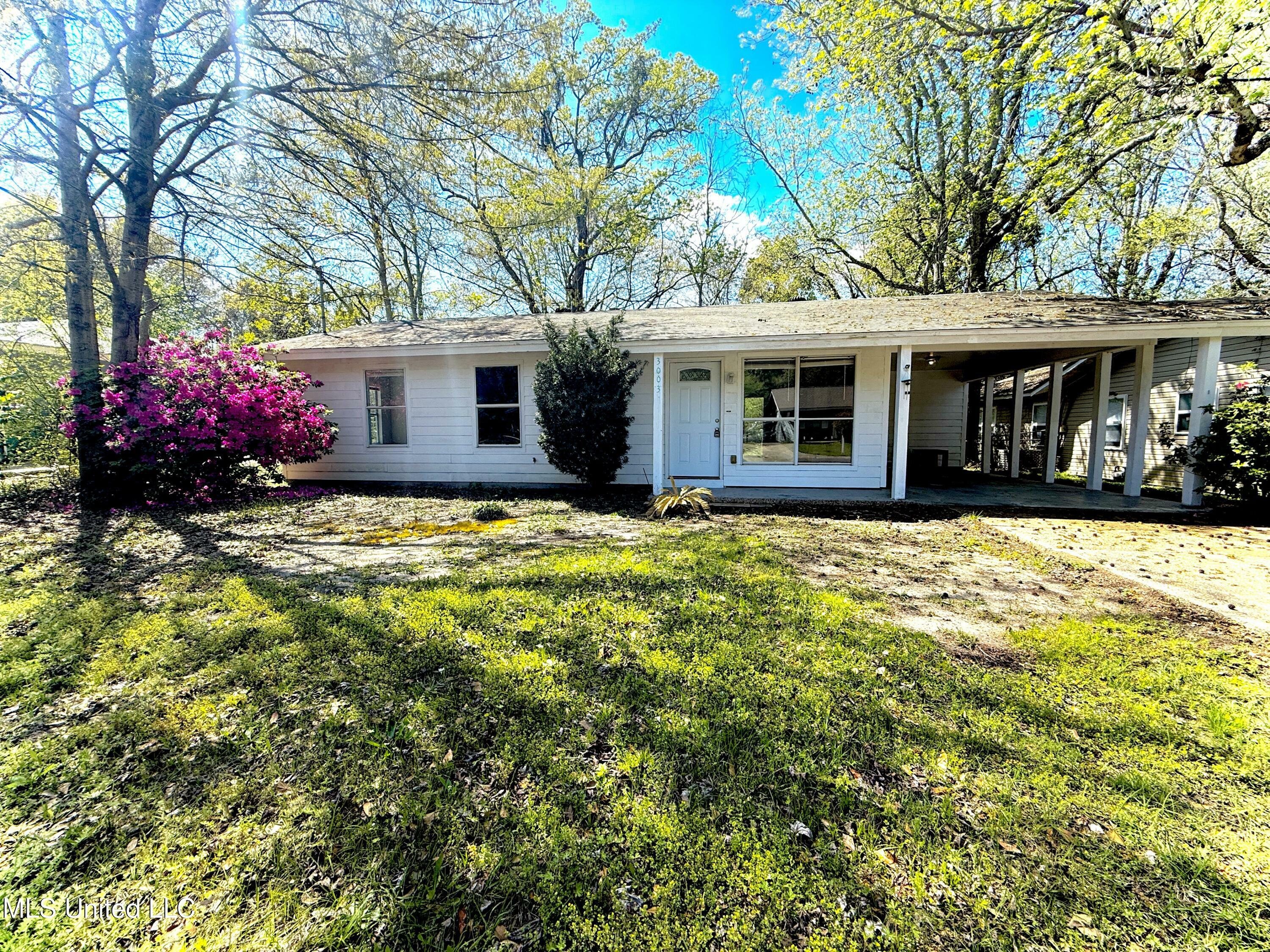 Property Photo: 3003 Pineland Drive MS 39501