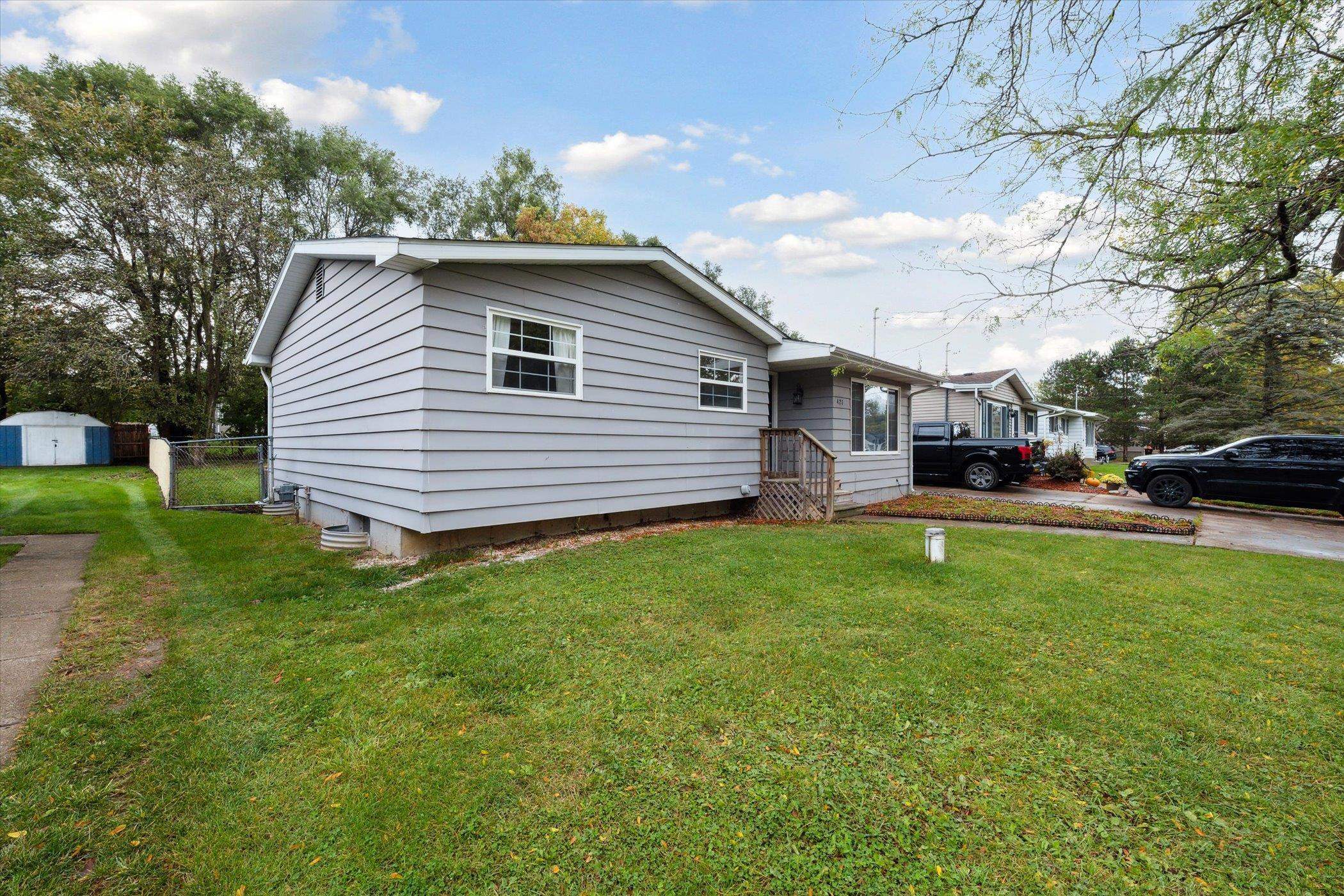 Property Photo: 421 E Clinton Street MI 48476